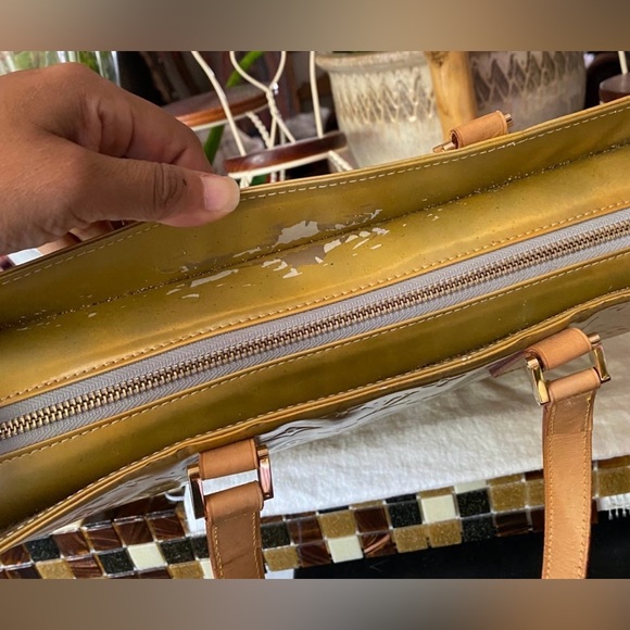 Louis Vuitton Vernis Large Luco Tote - Picture 6 of 15